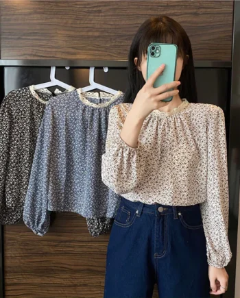 963ecbd1ec072e51df227f5c27f39957.webp Korean version of womens floral chiffon blouse with round collar lace stitching