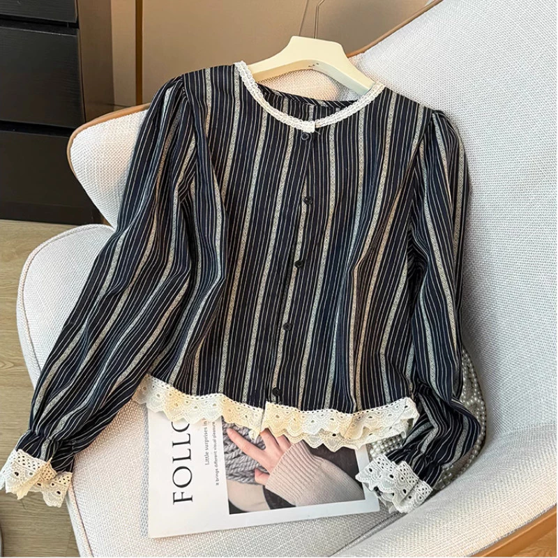 French style Ladies Lace striped long sleeve blouse crewneck single breasted loose version